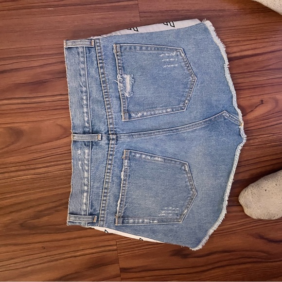 LF brand new skirt - Picture 3 of 5